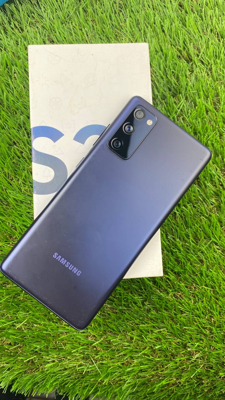 Samsung Galaxy S20 FE, 128 ГБ, синий (Фото)